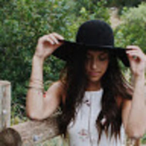 Meet your Posher, Maya